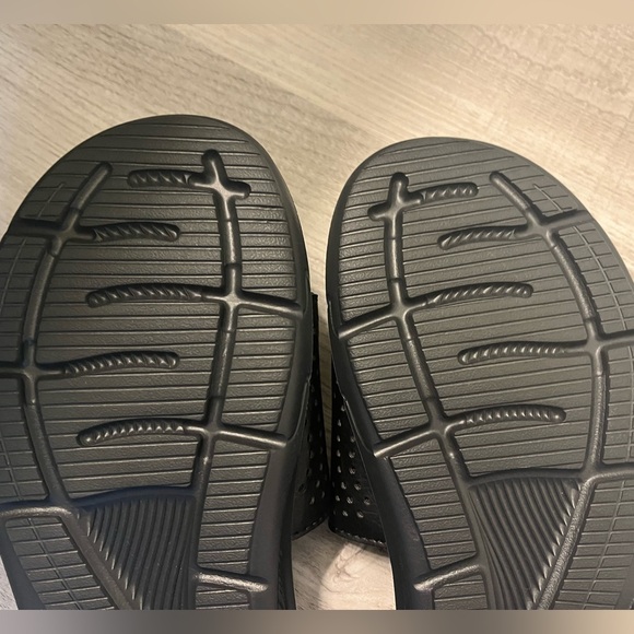 NWOT UNDER ARMOUR Cushioned Slides Sz: Mens (7) Women’s (8) - Picture 10 of 14